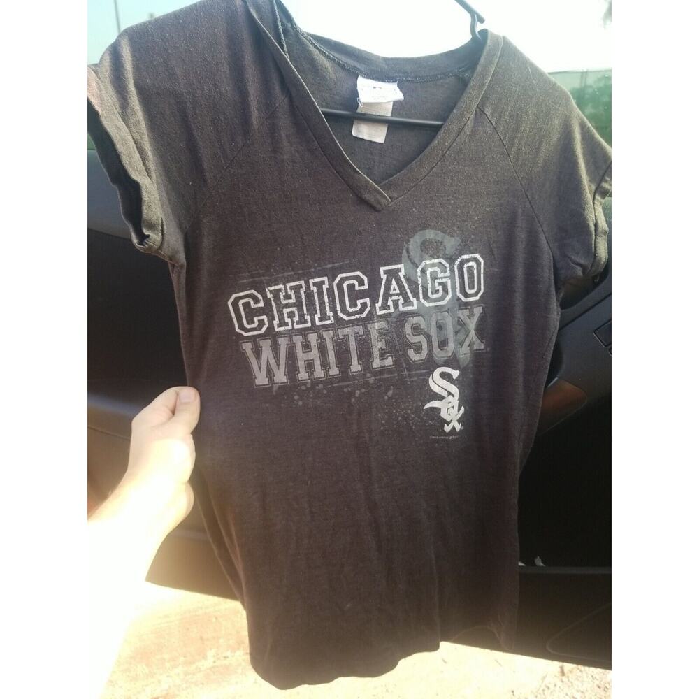 MLB Chicago White Sox Women's V Neck Campus Life style T-Shirt Gray Size (L)